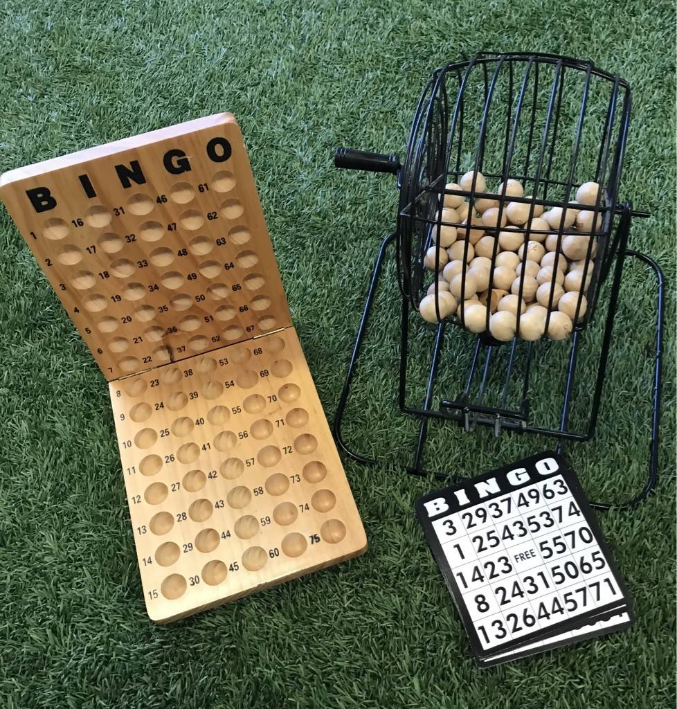 Bingo 75 Player Set With Metal Cage and Wooden Scoreboard - Image 4