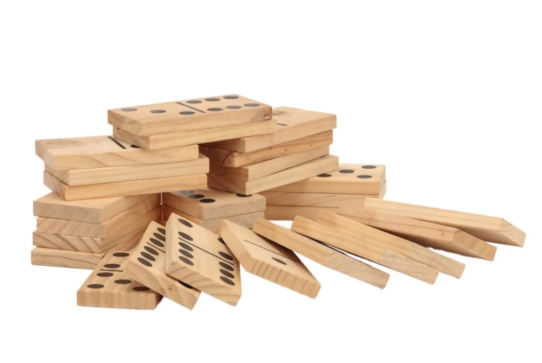 Giant Outdoor Dominoes Game Set with 28 Pieces 15cm - Image 2