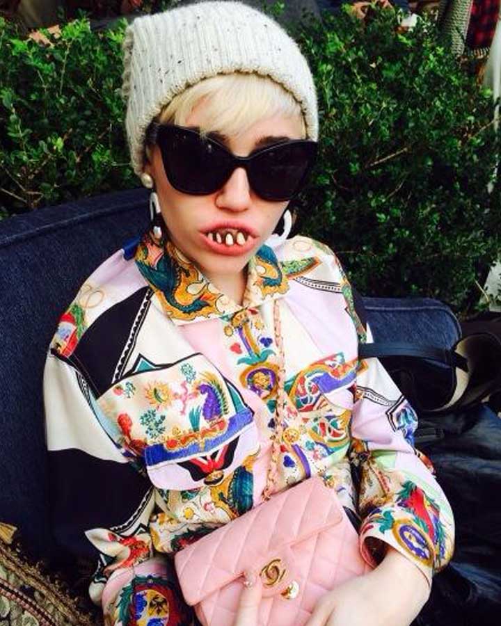 Mileys Favourite Twerking Billy Bob Teeth - Image 3