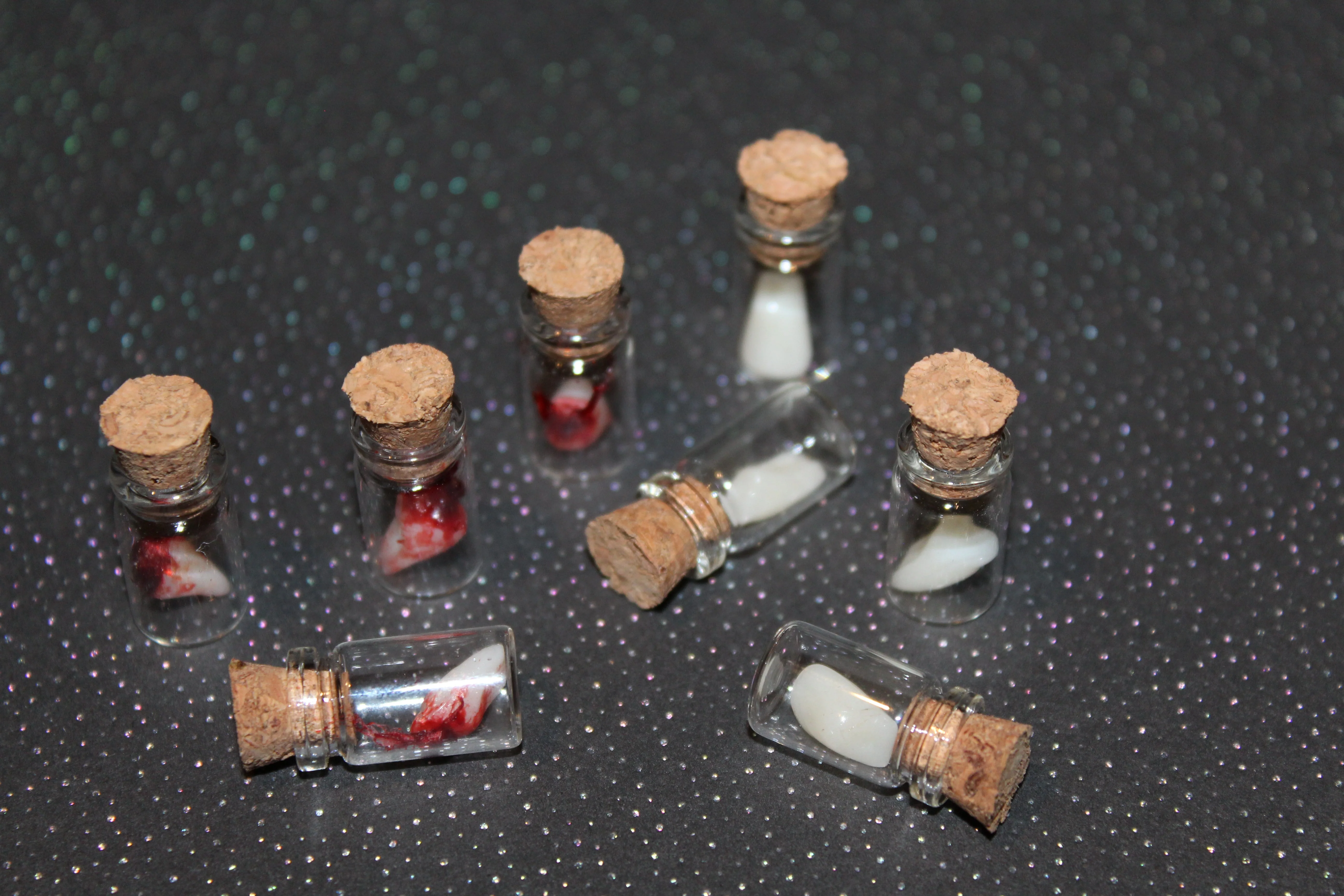 Variety Pack of Tooth Specimen Jars Prop - Image 4